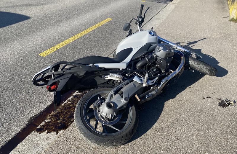 Stadt Schaffhausen: Fussgänger und Motorradfahrer verletzt
