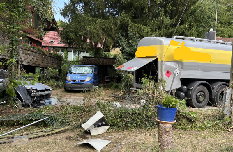 Stadt Schaffhausen: Tanklastwagen rollt unkontrolliert davon