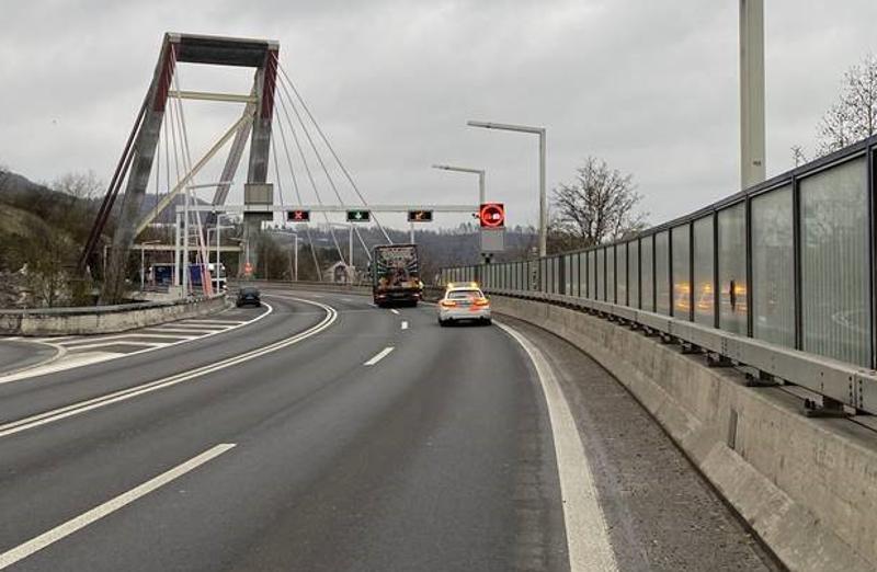 Stadt Schaffhausen: Kollision zwischen Lastwagen und Auto