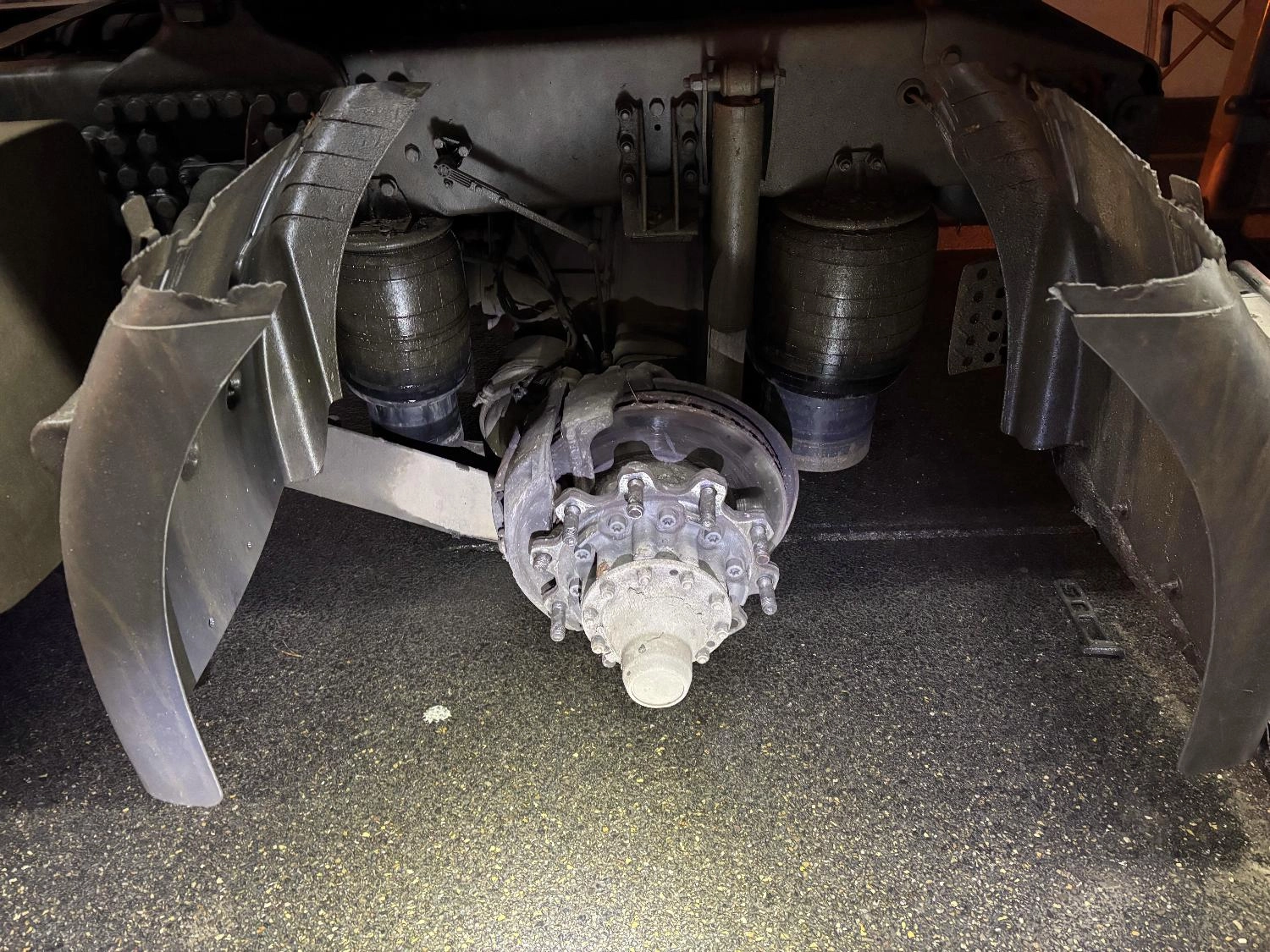 Neuhausen am Rheinfall: Sattelschlepper verliert Komplettreifen im Galgenbucktunnel